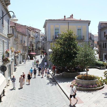 B&B Piazza Di L'Ara Tempio Pausania Exterior photo